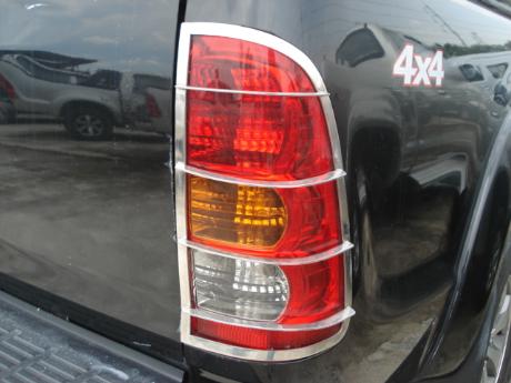 chrome grill rear lamp