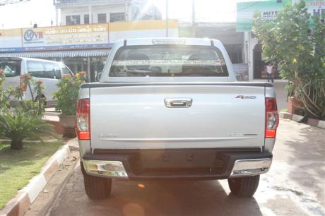 Left Hand Drive isuzu Dmax side view at Thailand top new RHD LHD 4x4 dealer