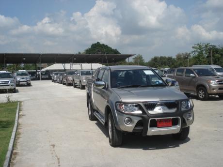 Images (Pics) of new and used Mitsubishi Triton from Thailand's and Dubai's top new and used Mitsubishi L200 2.5 and 3.2 Double Cab