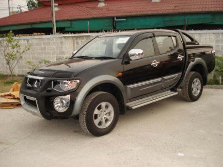 Images (Pics) of new and used Mitsubishi Triton from Thailand's and Dubai's top new and used Mitsubishi L200 2.5 and 3.2 Double Cab