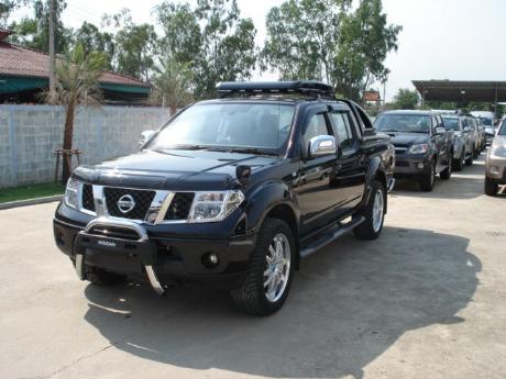 Images (Pics) of new and used Double Cab Nissan Navara from Thailand's and Dubai's top new and used Nissan Navara Single, Extra and Double Cab dealer and exporter Soni Motors