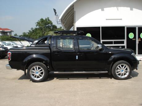 Images (Pics) of new and used Double Cab Nissan Navara from Thailand's and Dubai's top new and used Nissan Navara Single, Extra and Double Cab dealer and exporter Soni Motors