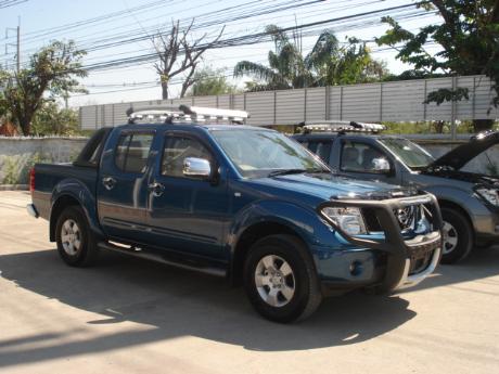 Images (Pics) of new and used Double Cab Nissan Navara from Thailand's and Dubai's top new and used Nissan Navara Single, Extra and Double Cab dealer and exporter Soni Motors