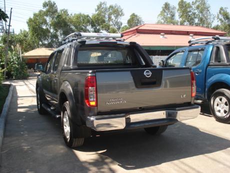 Images (Pics) of new and used Double Cab Nissan Navara from Thailand's and Dubai's top new and used Nissan Navara Single, Extra and Double Cab dealer and exporter Soni Motors