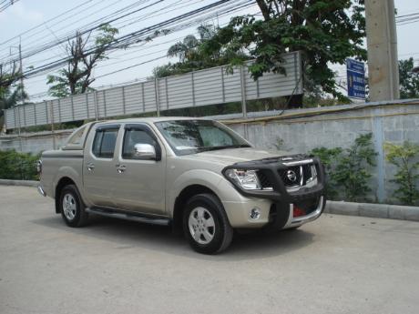 Images (Pics) of new and used Double Cab Nissan Navara from Thailand's and Dubai's top new and used Nissan Navara Single, Extra and Double Cab dealer and exporter Soni Motors