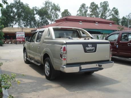 Images (Pics) of new and used Double Cab Nissan Navara from Thailand's and Dubai's top new and used Nissan Navara Single, Extra and Double Cab dealer and exporter Soni Motors