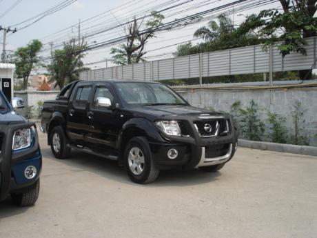 Images (Pics) of new and used Double Cab Nissan Navara from Thailand's and Dubai's top new and used Nissan Navara Single, Extra and Double Cab dealer and exporter Soni Motors