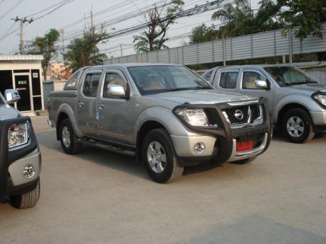 Images (Pics) of new and used Double Cab Nissan Navara from Thailand's and Dubai's top new and used Nissan Navara Single, Extra and Double Cab dealer and exporter Soni Motors