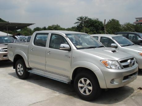 new Toyota Hilux Vigo Double Cab 4x4 E at Thailand's top Toyota Hilux Vigo dealer Soni Motors Thailand