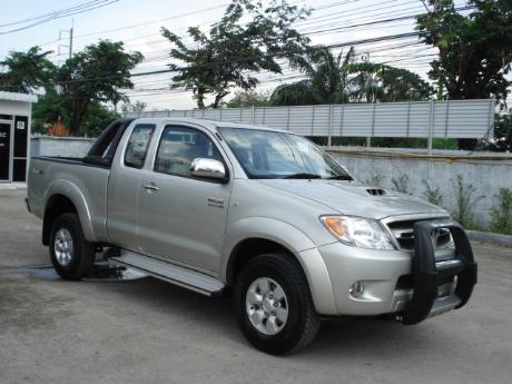 new and used Toyota Hilux Vigo Extra Cab 4x4 G at Thailand's top Toyota new and used Hilux Vigo dealer Soni Motors Thailand