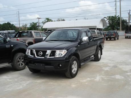 Images (Pics) of new and used Extra Cab Nissan Navara from Thailand's and Dubai's top new and used Nissan Navara Single, Extra and Double Cab dealer and exporter Soni Motors