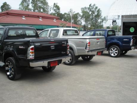 new Toyota Hilux Vigo Double Cab at Thailand's top Toyota Hilux Vigo dealer Soni Motors Thailand