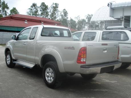 new and used Toyota Hilux Vigo Prerunner at Thailand's top Toyota new and used Hilux Vigo dealer Soni Motors Thailand