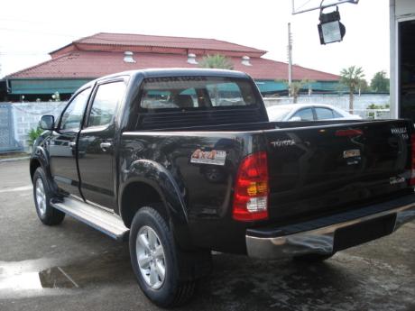 toyota hilux vigo 2009 front view2