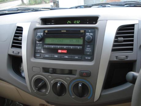 toyota hilux vigo 2009 front view