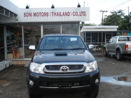 toyota hilux vigo 2009 front view2